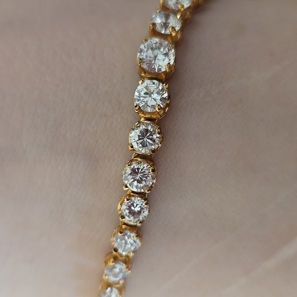 Gold Toned Faux Diamomd Necklace. - Picture 5 of 12